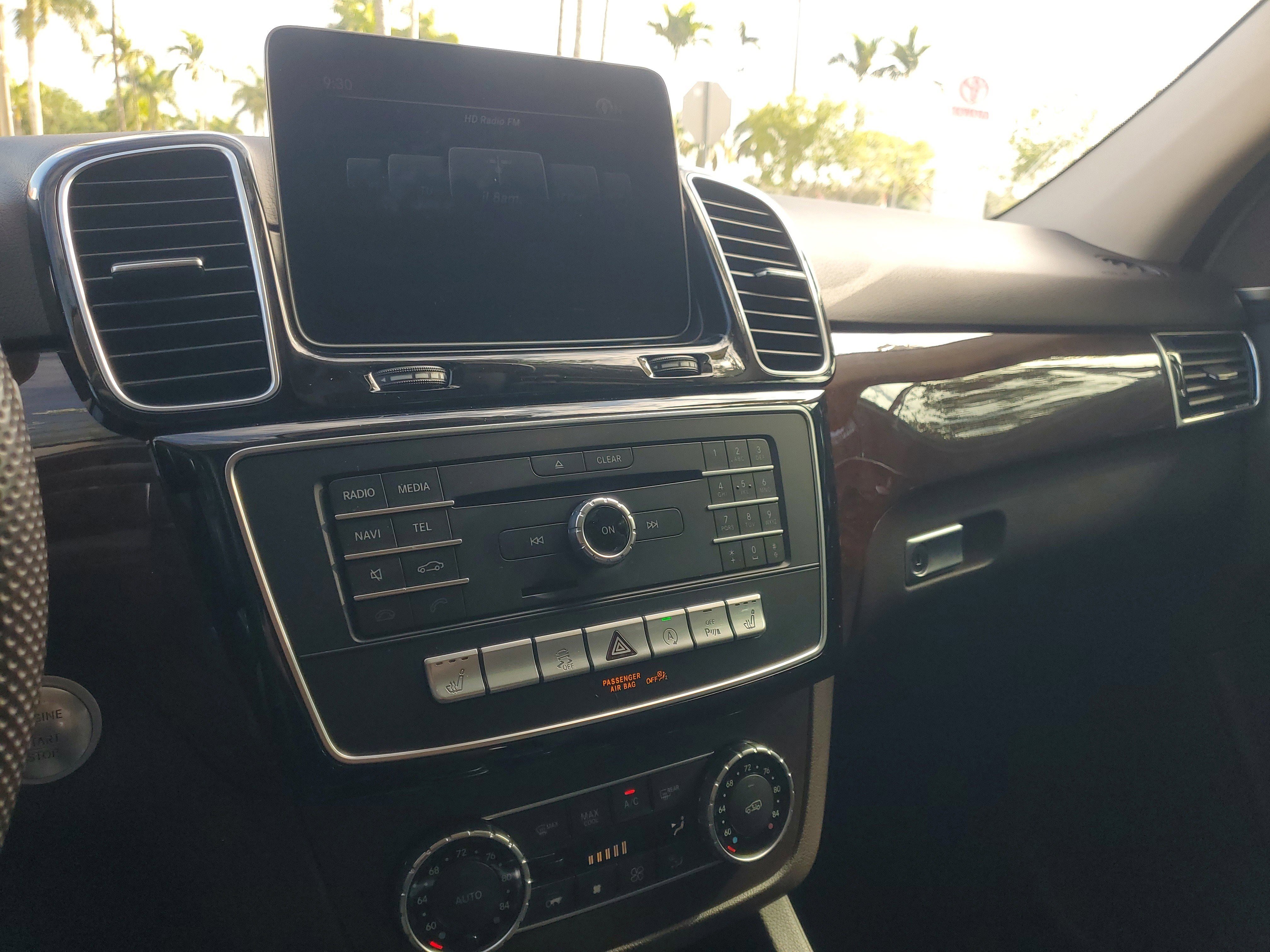 Used 2019 Mercedes-Benz GLE 400 4MATIC image 27