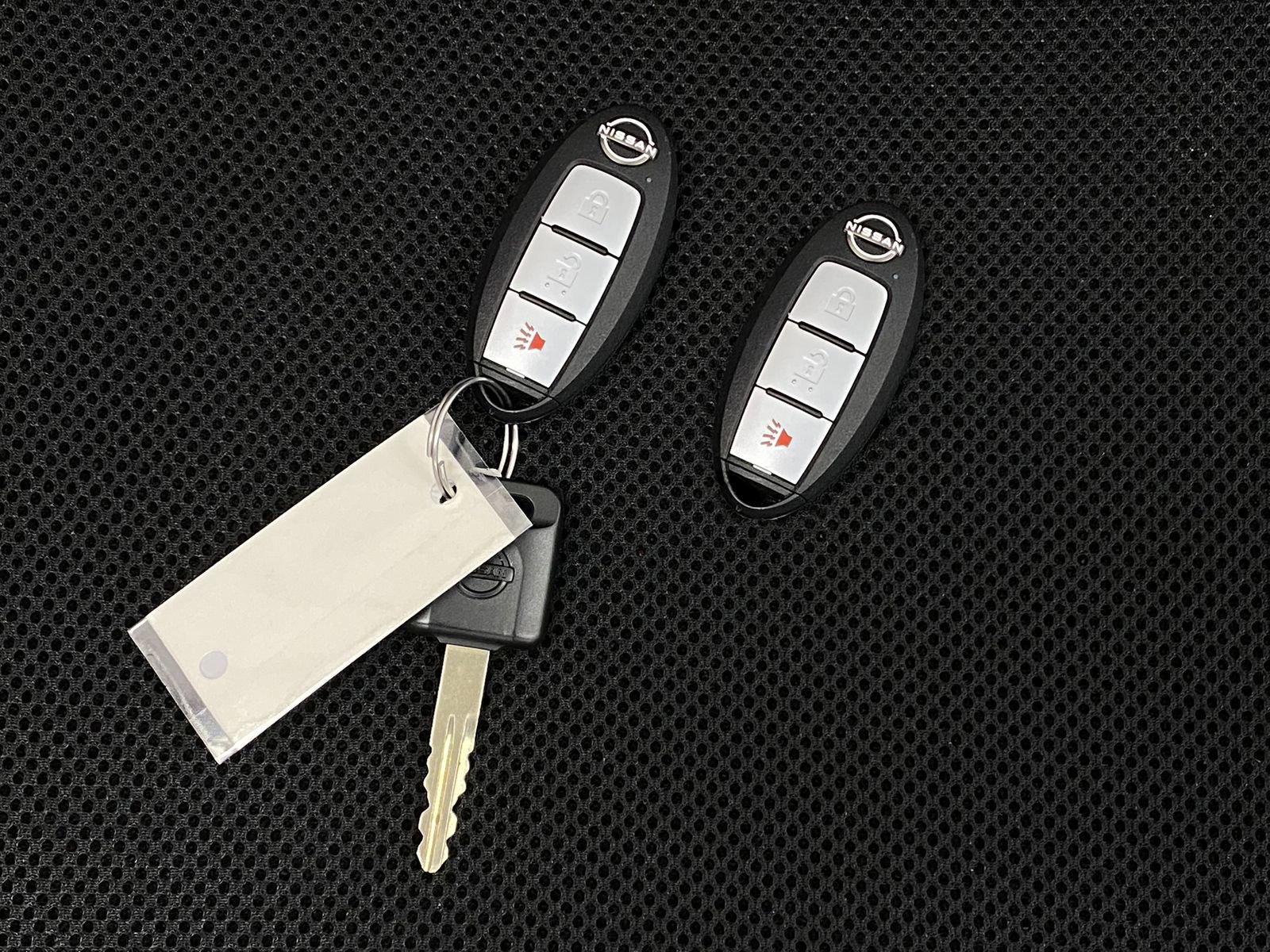 Used 2024 Nissan Frontier PRO-4X w/ Off-Road Protection Package image 12