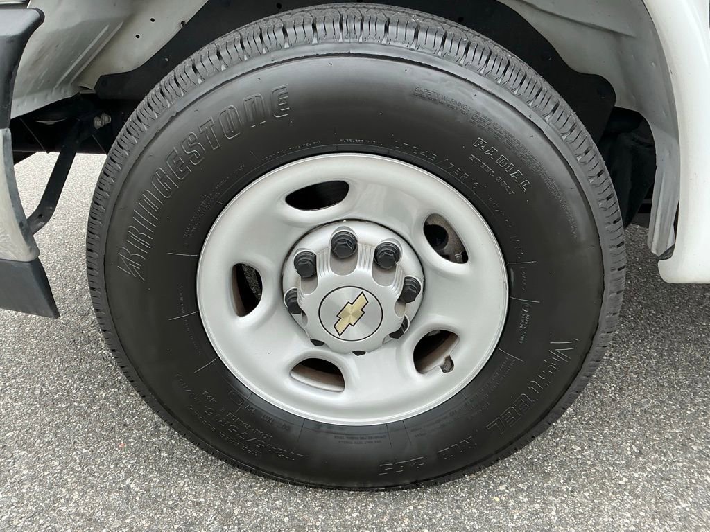 Used 2024 Chevrolet Express 2500 w/ Driver Convenience Package image 26