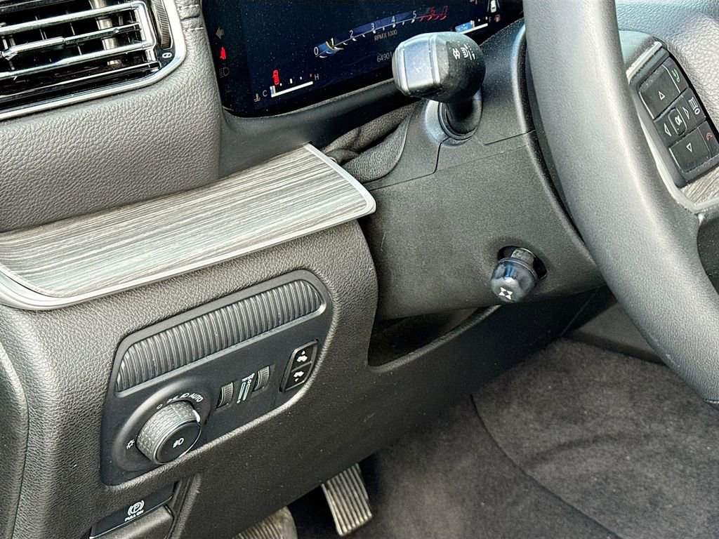 Used 2024 Jeep Wagoneer L Series III w/ Flexible Seating Group image 10