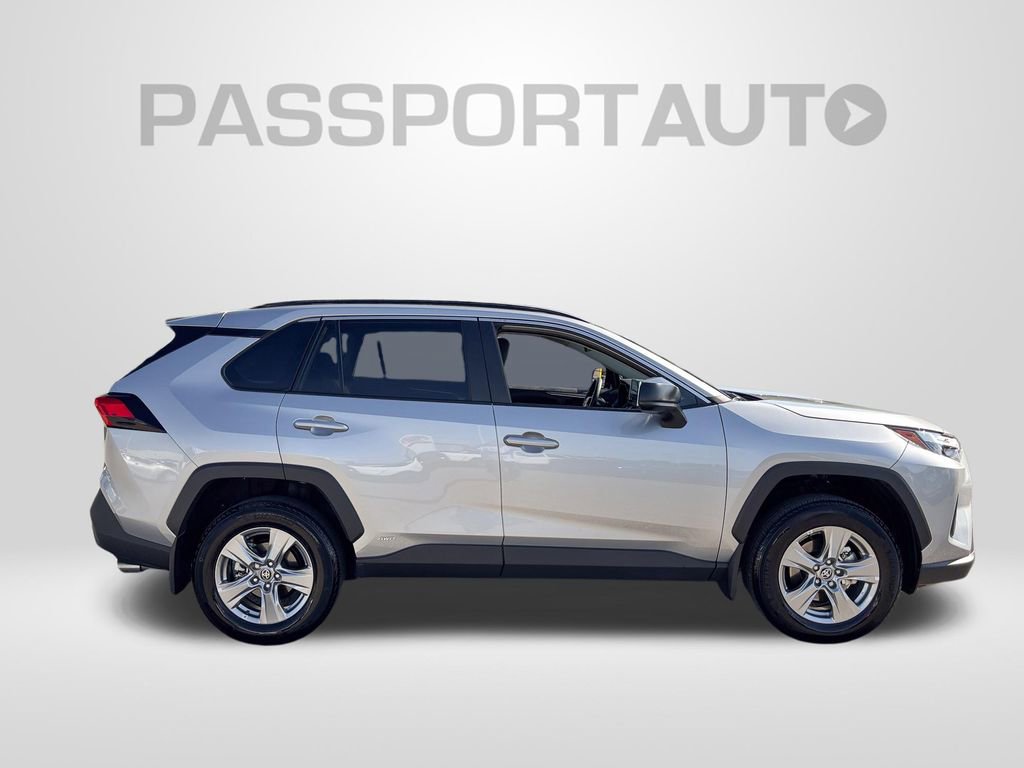 Certified 2025 Toyota RAV4 LE AWD/4WD image 10