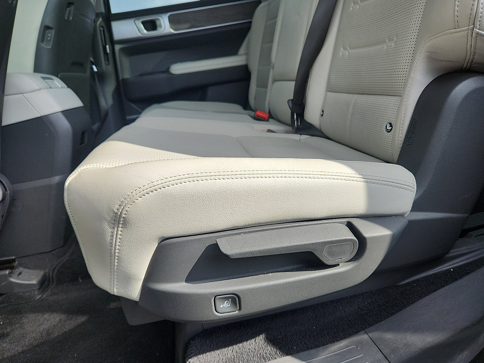 Certified 2024 Hyundai Santa Fe Limited AWD/4WD image 26