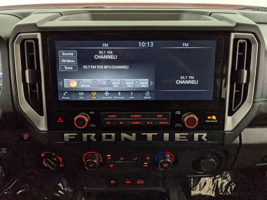 Used 2025 Nissan Frontier SV image 9