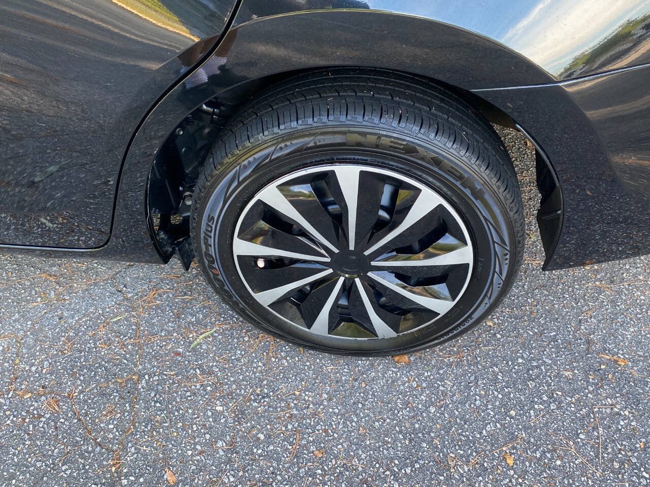 Used 2019 Toyota Corolla LE FWD image 9