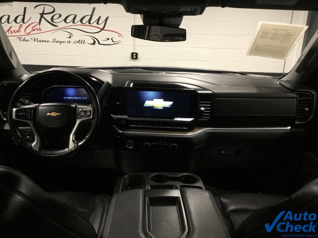 Used 2022 Chevrolet Silverado 1500 LT AWD/4WD image 41