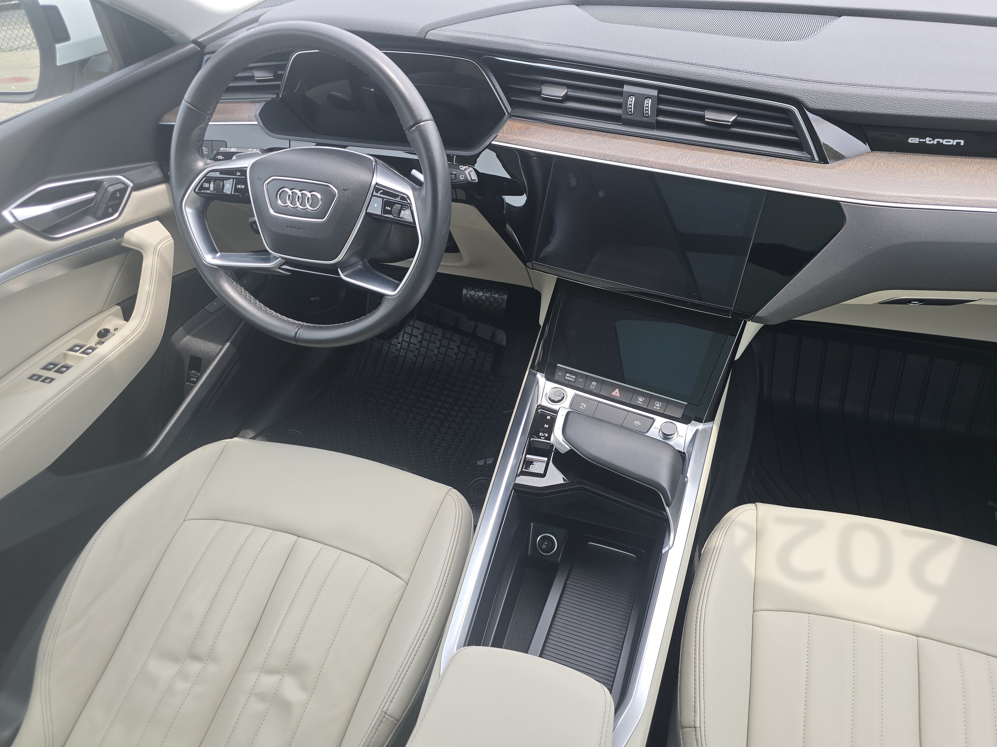 Certified 2024 Audi Q8 e-tron Premium AWD/4WD image 20