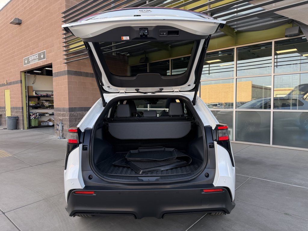 Used 2024 Toyota bZ4X XLE w/ Weather Package image 32