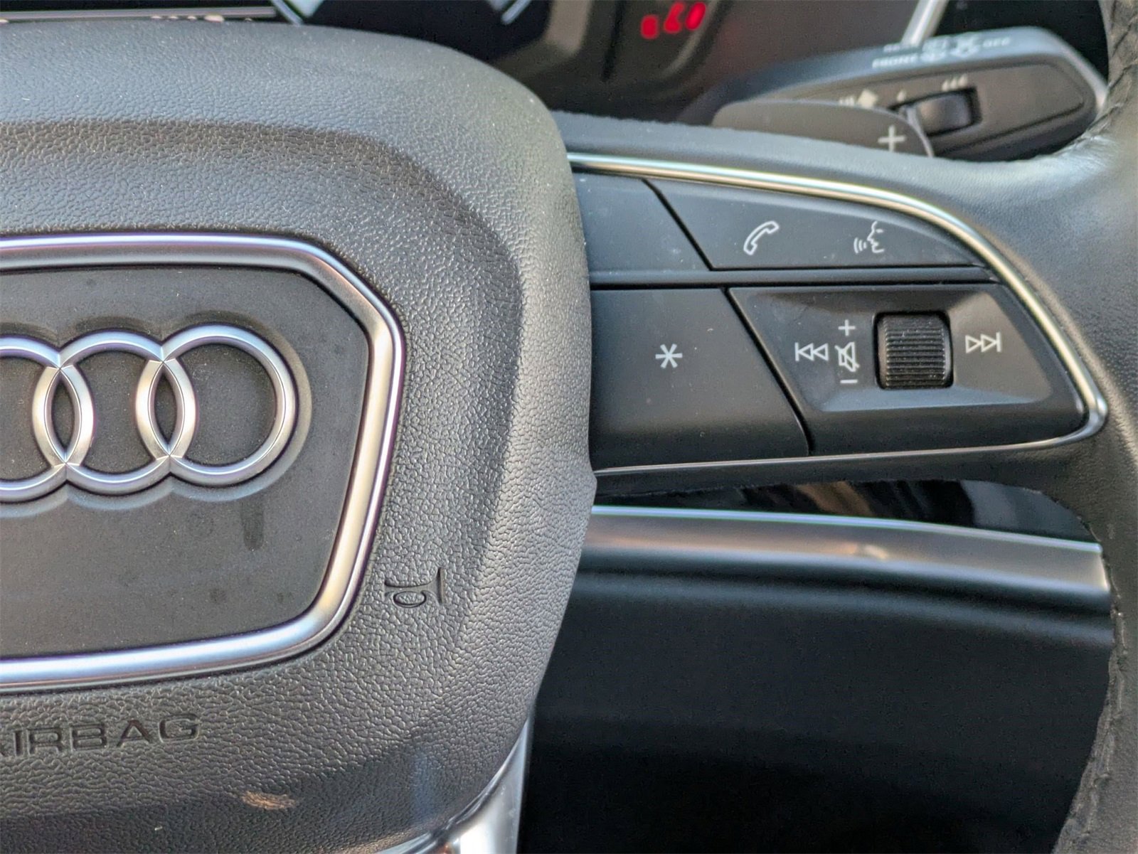 Used 2023 Audi Q3 2.0T Premium w/ Convenience Package image 11