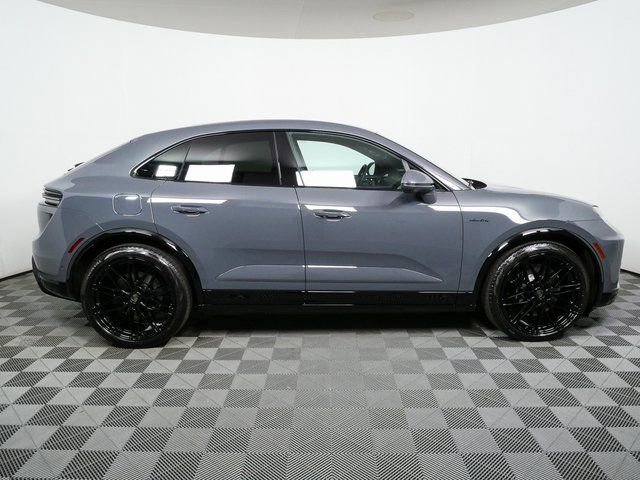New 2026 Porsche Macan Turbo Electric image 29