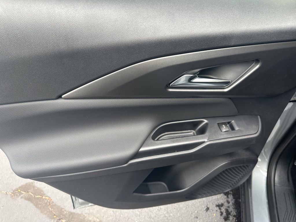 Used 2026 Chevrolet Equinox EV LT image 27