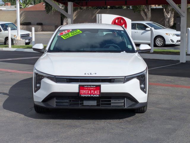 Used 2025 Kia K4 LXS image 2
