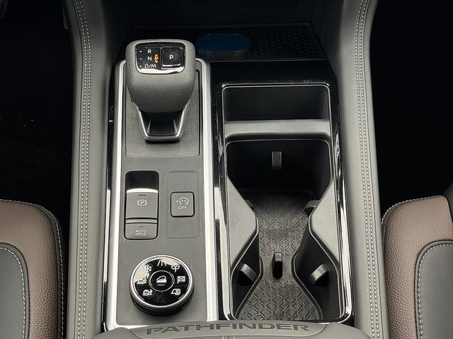 New 2026 Nissan Pathfinder Platinum AWD/4WD image 15