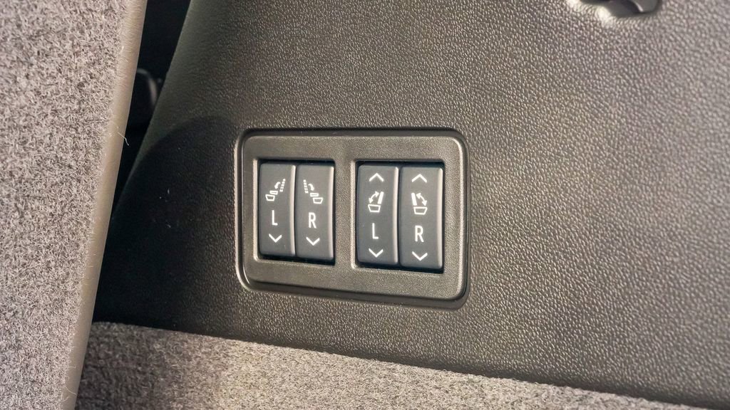 Certified 2025 Cadillac XT6 Premium Luxury w/ Platinum Package image 13