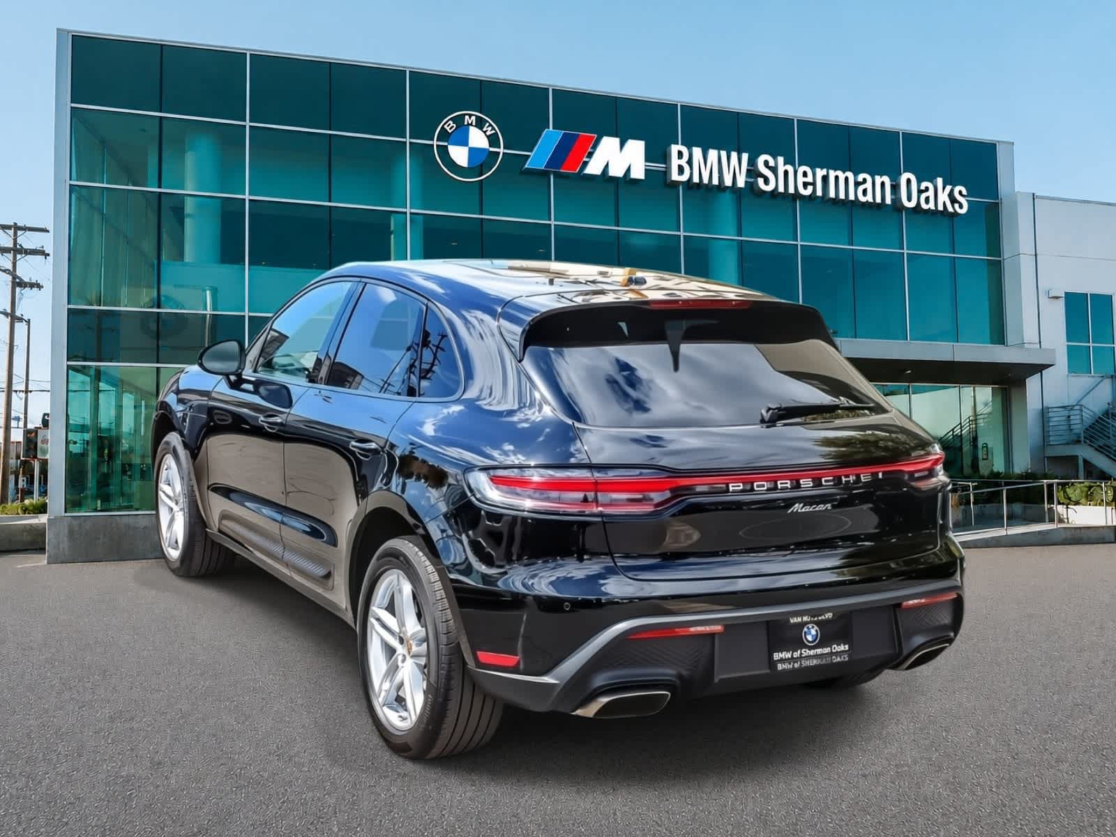 Used 2023 Porsche Macan AWD/4WD image 6