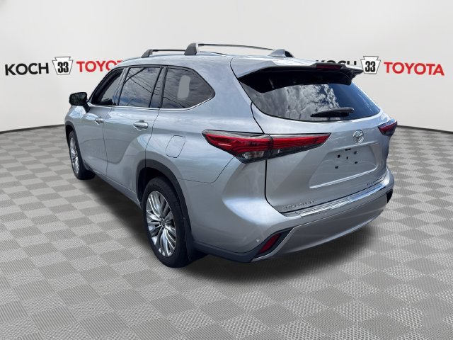 Used 2023 Toyota Highlander Platinum AWD/4WD image 6