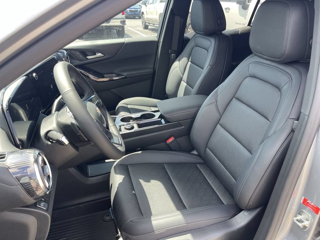 New 2026 Chevrolet Equinox LT w/ Convenience Package II FWD image 11