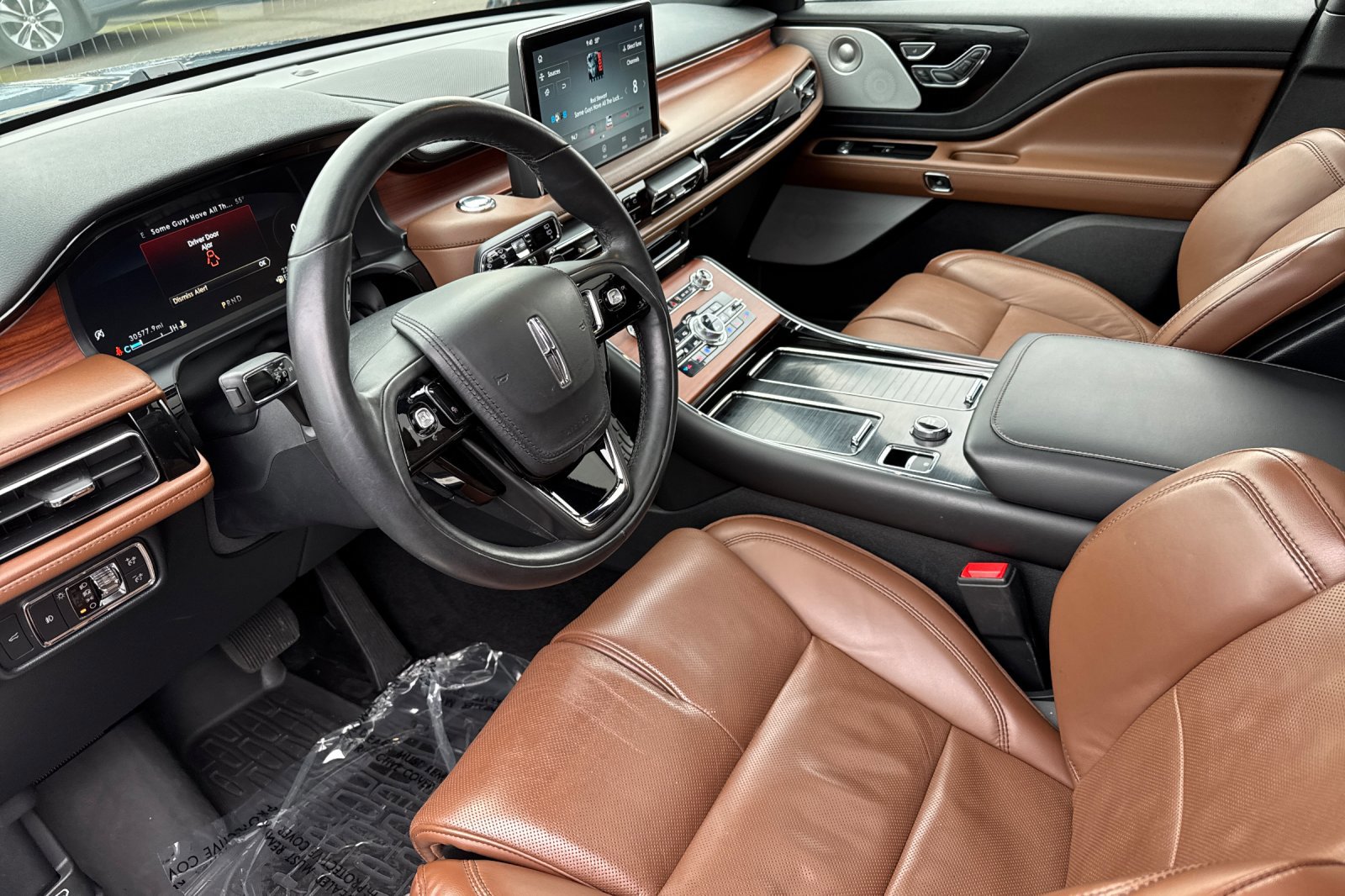 Used 2020 Lincoln Aviator Reserve w/ Equipment Group 202A image 10