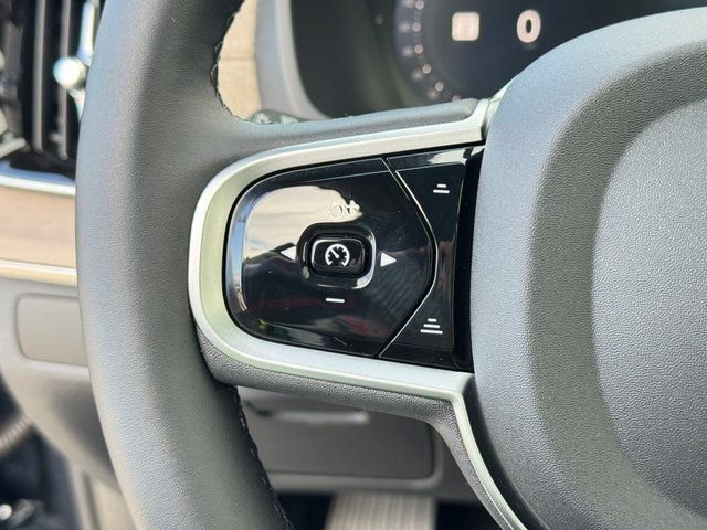 New 2026 Volvo XC90 B6 Plus w/ Protection Package Premier image 27