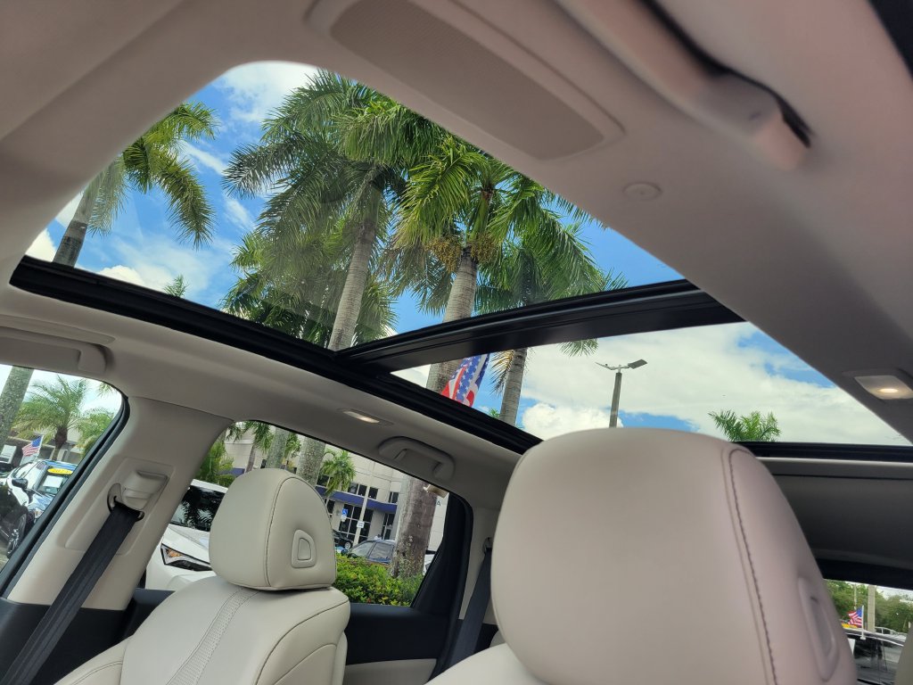 Certified 2025 Acura RDX w/ Technology Package AWD/4WD image 18