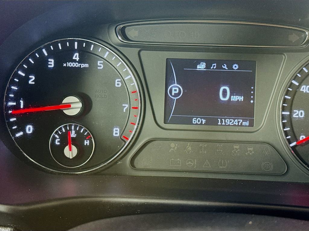 Used 2017 Kia Sorento LX w/ LX Convenience Package image 14