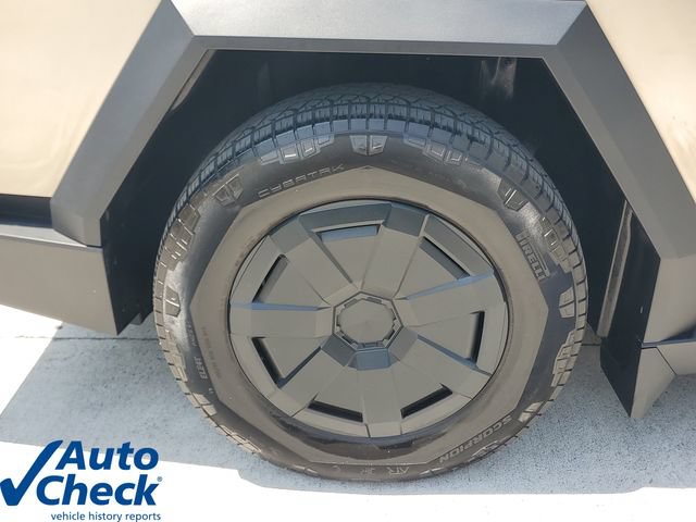 Used 2024 Tesla Cybertruck AWD Crew Cab image 7