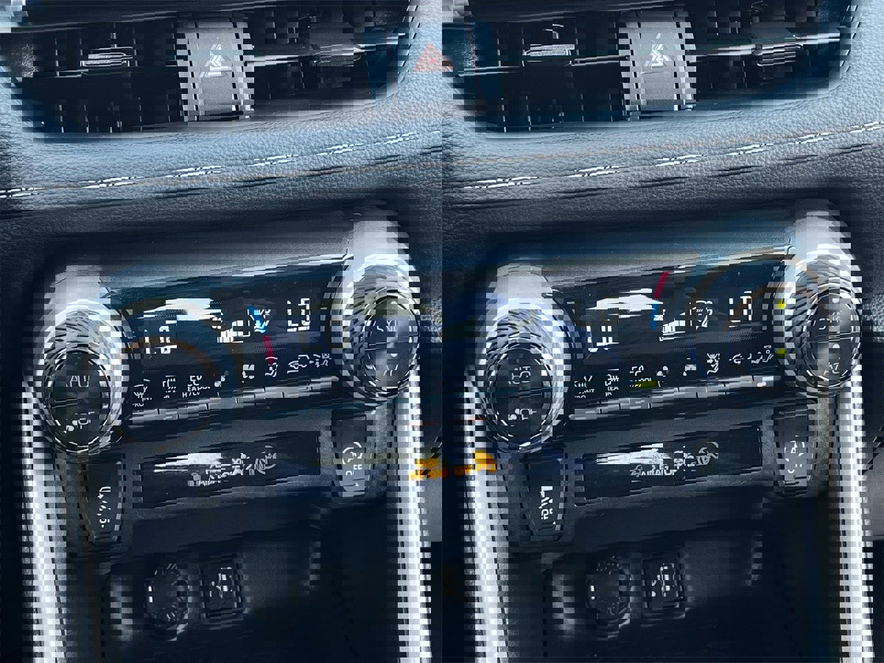 Used 2024 Toyota RAV4 XLE image 18