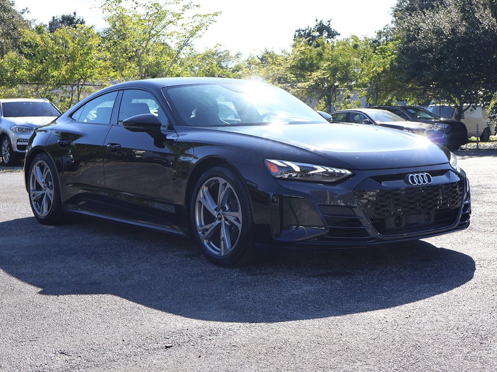 Used 2023 Audi e-tron GT Premium Plus image 2