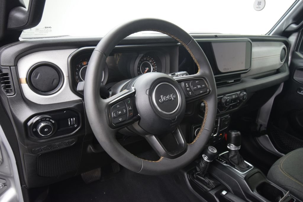 Used 2024 Jeep Wrangler Unlimited Sport AWD/4WD image 16