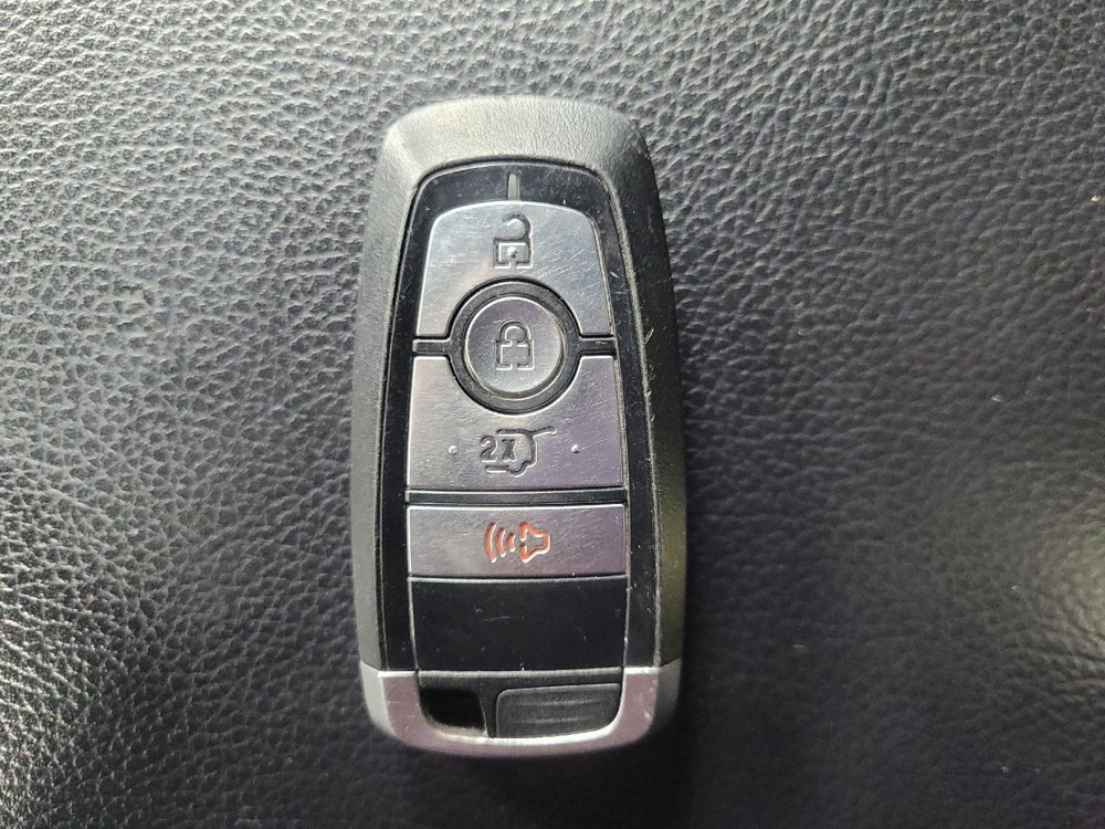 Used 2018 Ford Expedition XLT RWD image 32