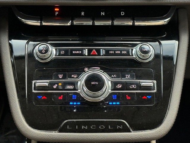Used 2022 Lincoln Corsair AWD w/ Premium Package image 26