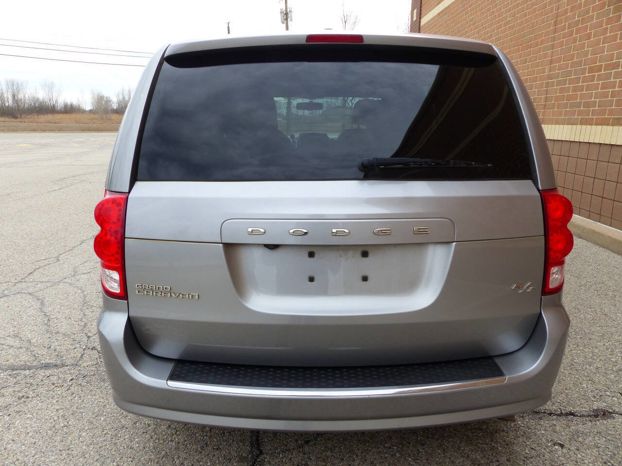 Used 2016 Dodge Grand Caravan R/T w/ Driver Convenience Group image 8