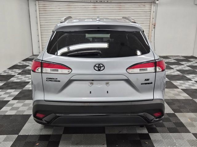 Used 2024 Toyota Corolla Cross SE image 5