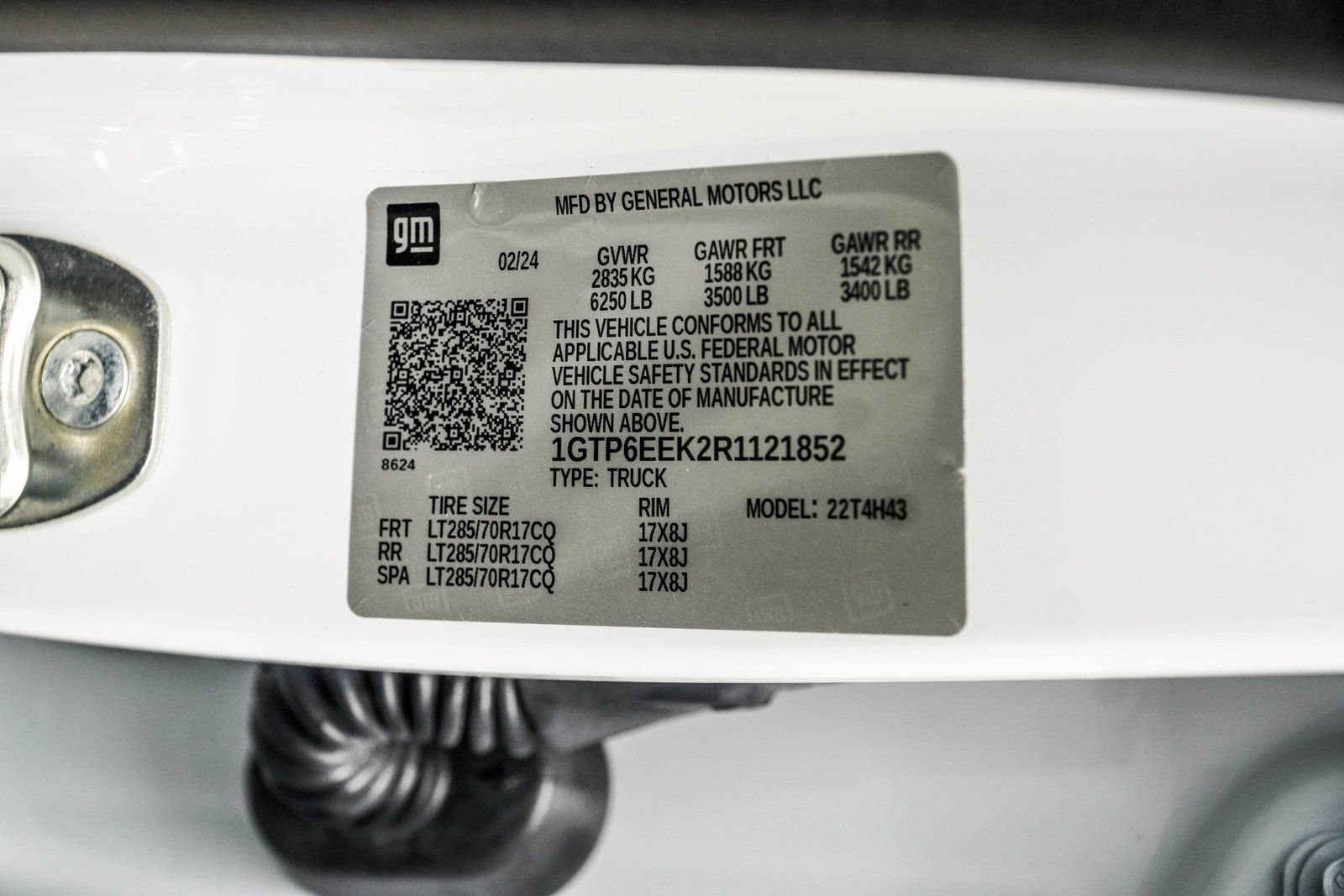 Used 2024 GMC Canyon AT4X image 38