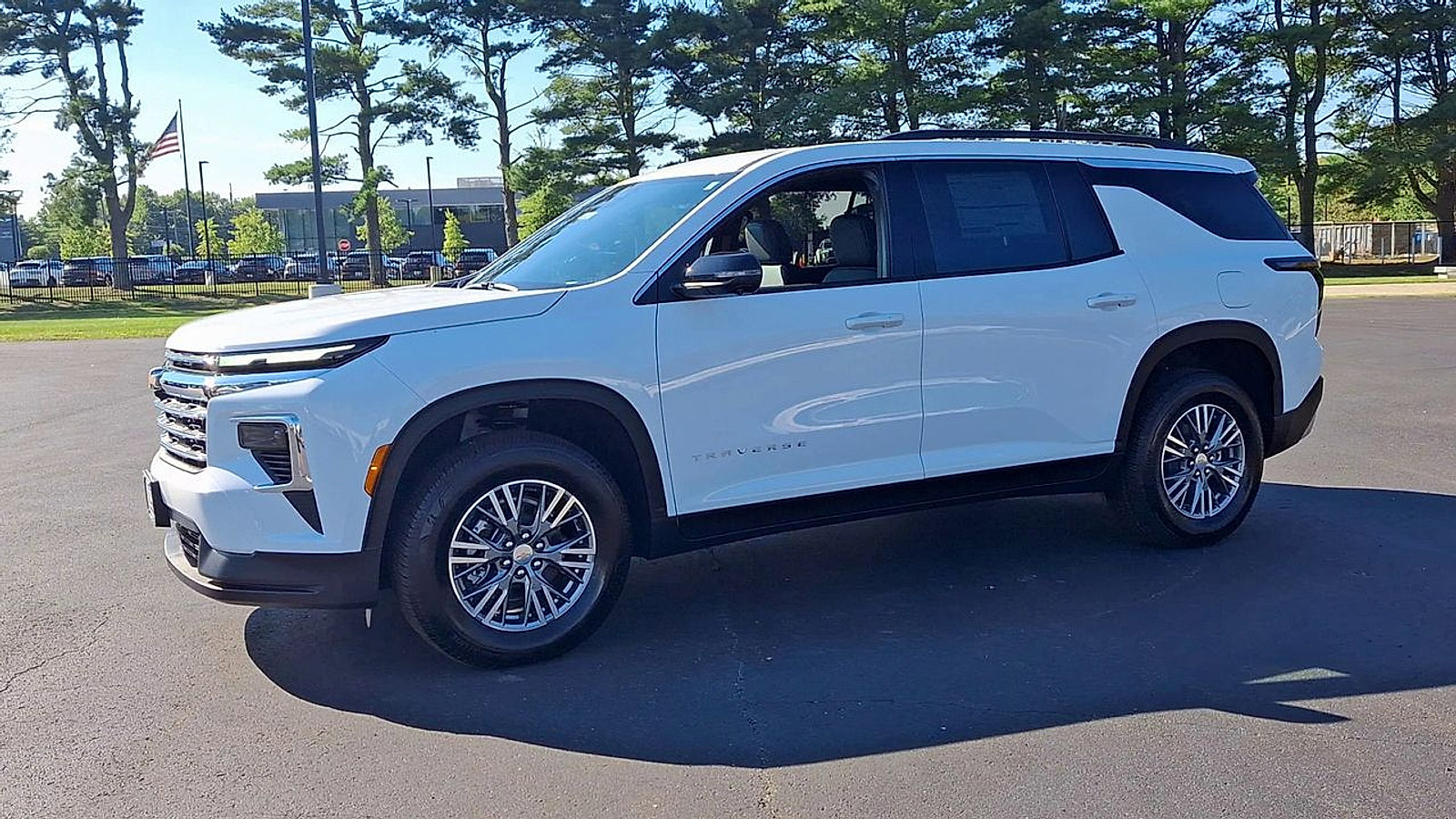 New 2027 Chevrolet Traverse LT w/ Driver Confidence Package AWD/4WD image 7