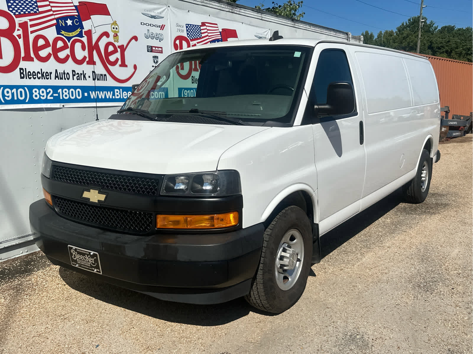 Used 2020 Chevrolet Express 3500 Extended w/ Driver Convenience Package image 6