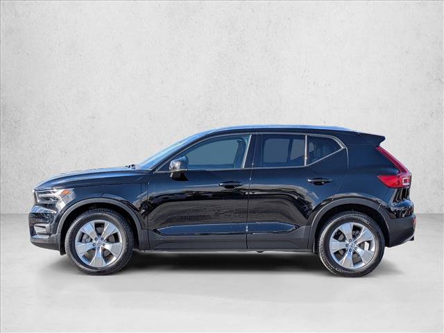 Used 2022 Volvo XC40 T4 Momentum image 9