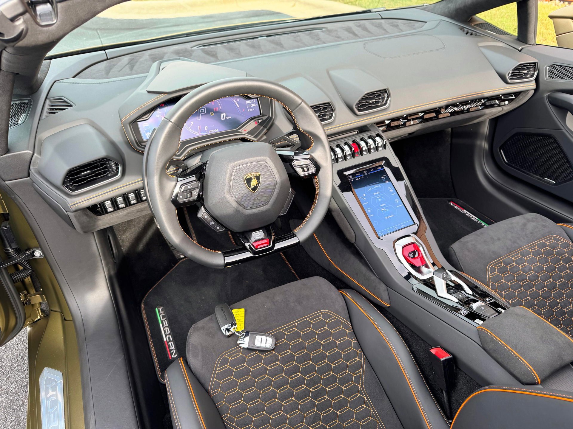 Used 2023 Lamborghini Huracan EVO RWD image 30
