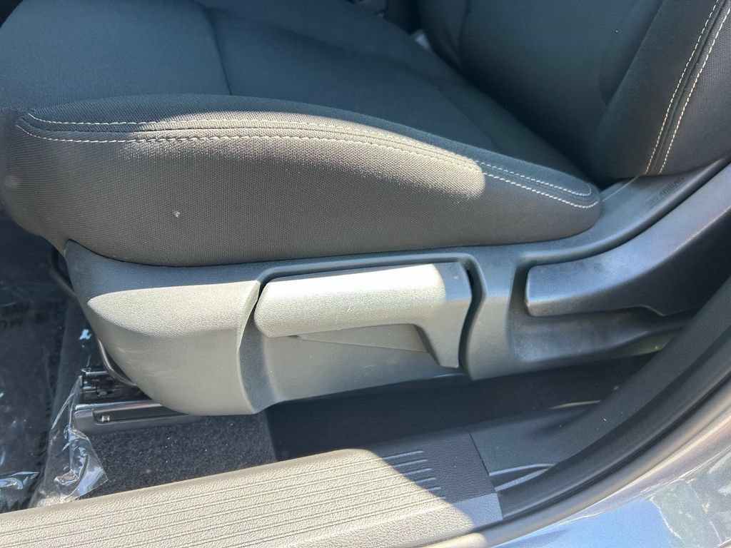 Used 2024 Nissan Rogue S FWD image 25