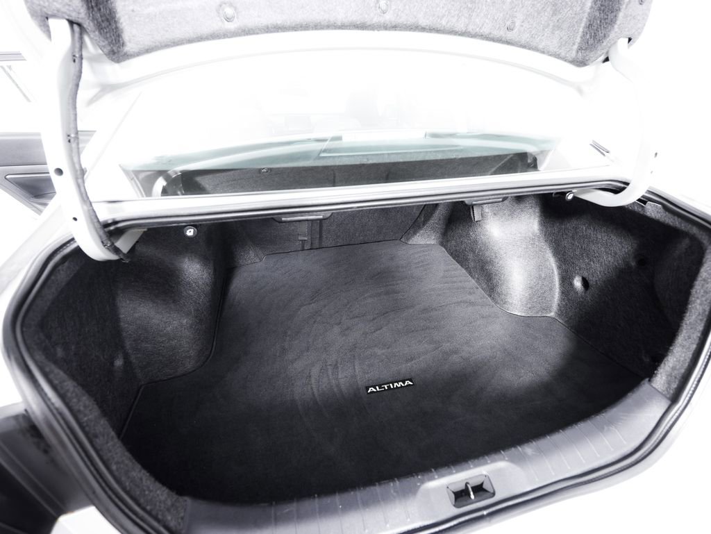 Used 2023 Nissan Altima 2.5 SV FWD image 14