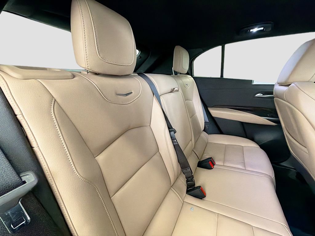 Used 2025 Cadillac XT4 Premium Luxury image 27