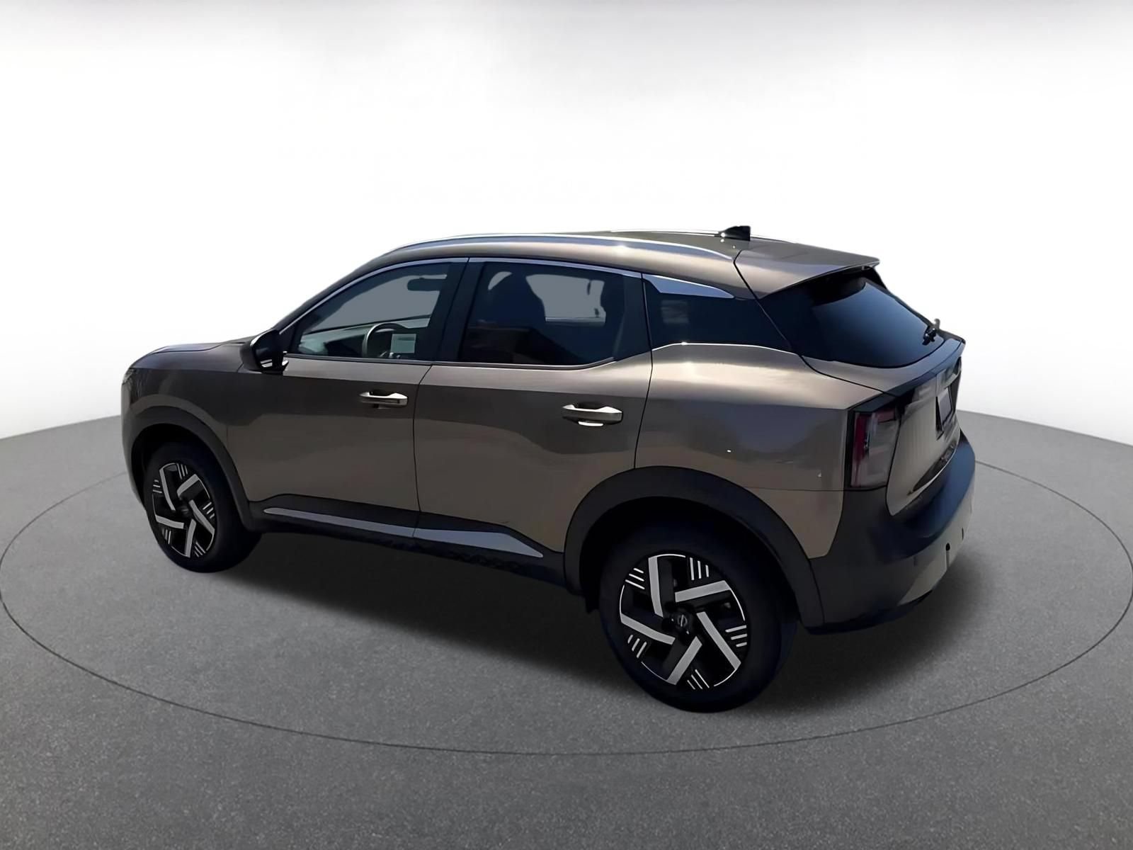 Used 2026 Nissan Kicks SV w/ Cold Weather Package FWD image 10