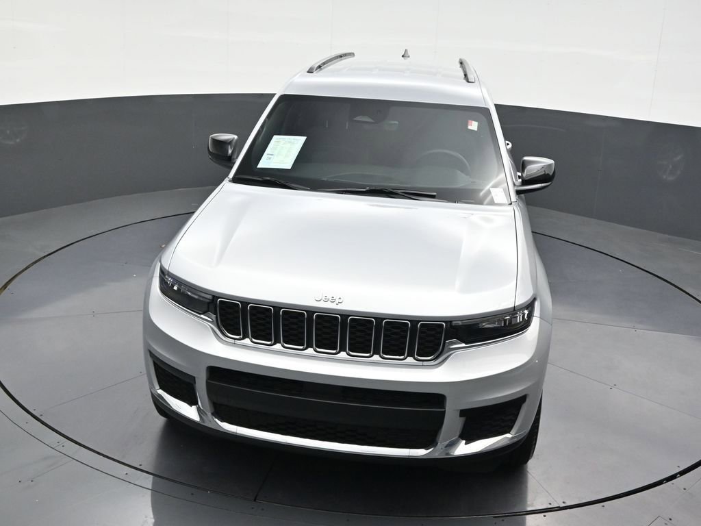 Used 2025 Jeep Grand Cherokee L Laredo image 23