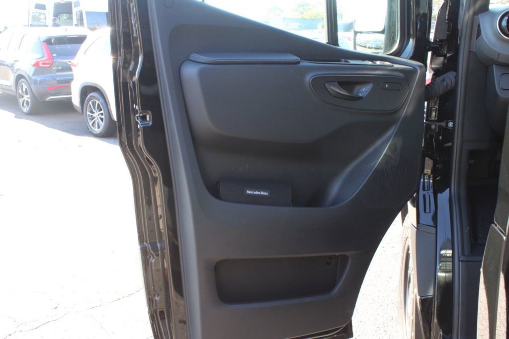 New 2025 Mercedes-Benz Sprinter 2500 image 17