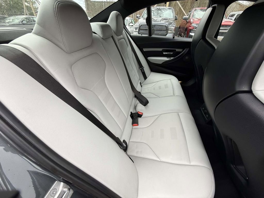 Used 2017 BMW M3 image 9