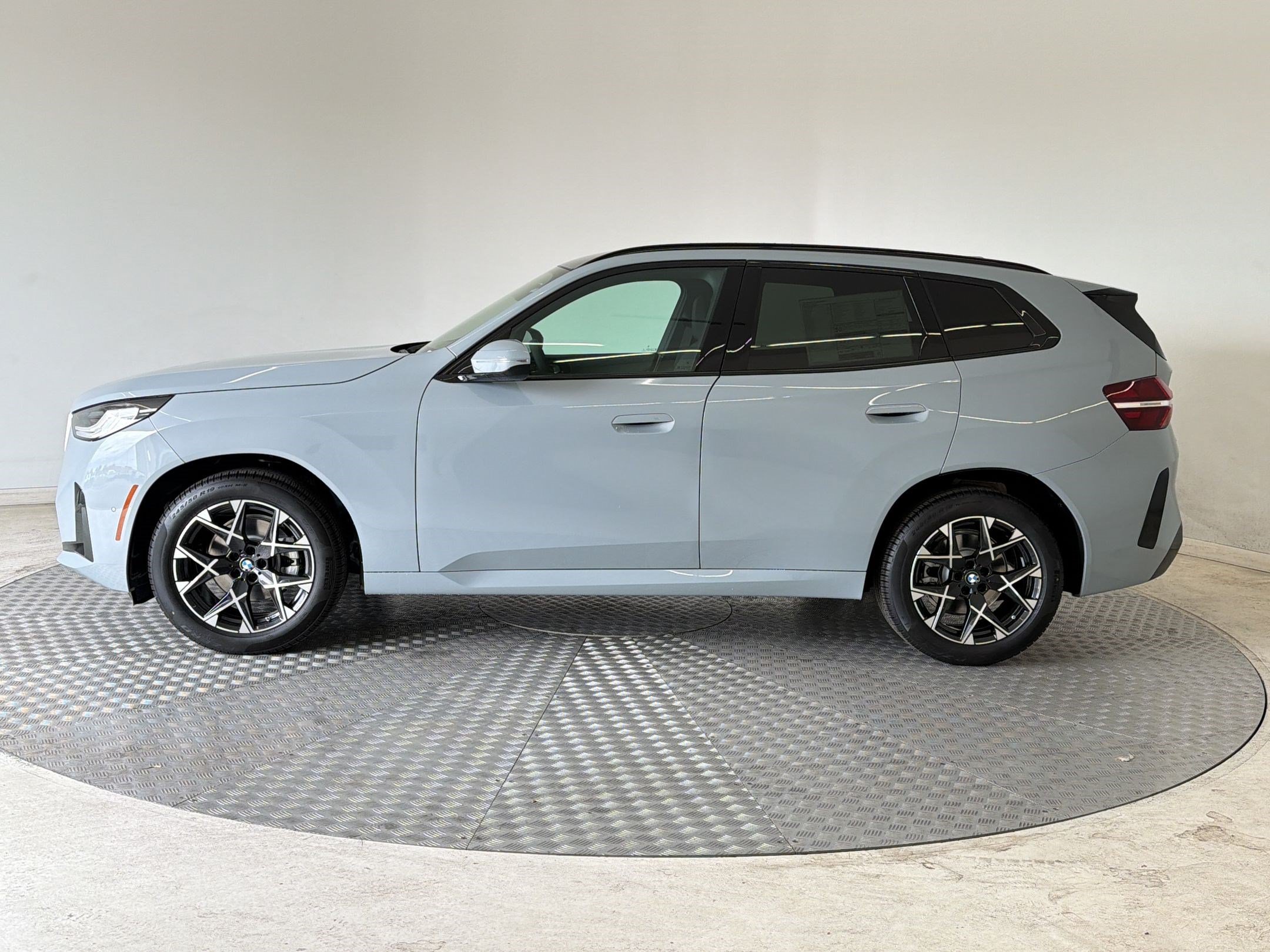 New 2026 BMW X3 xDrive30i w/ M Sport Package AWD/4WD image 2