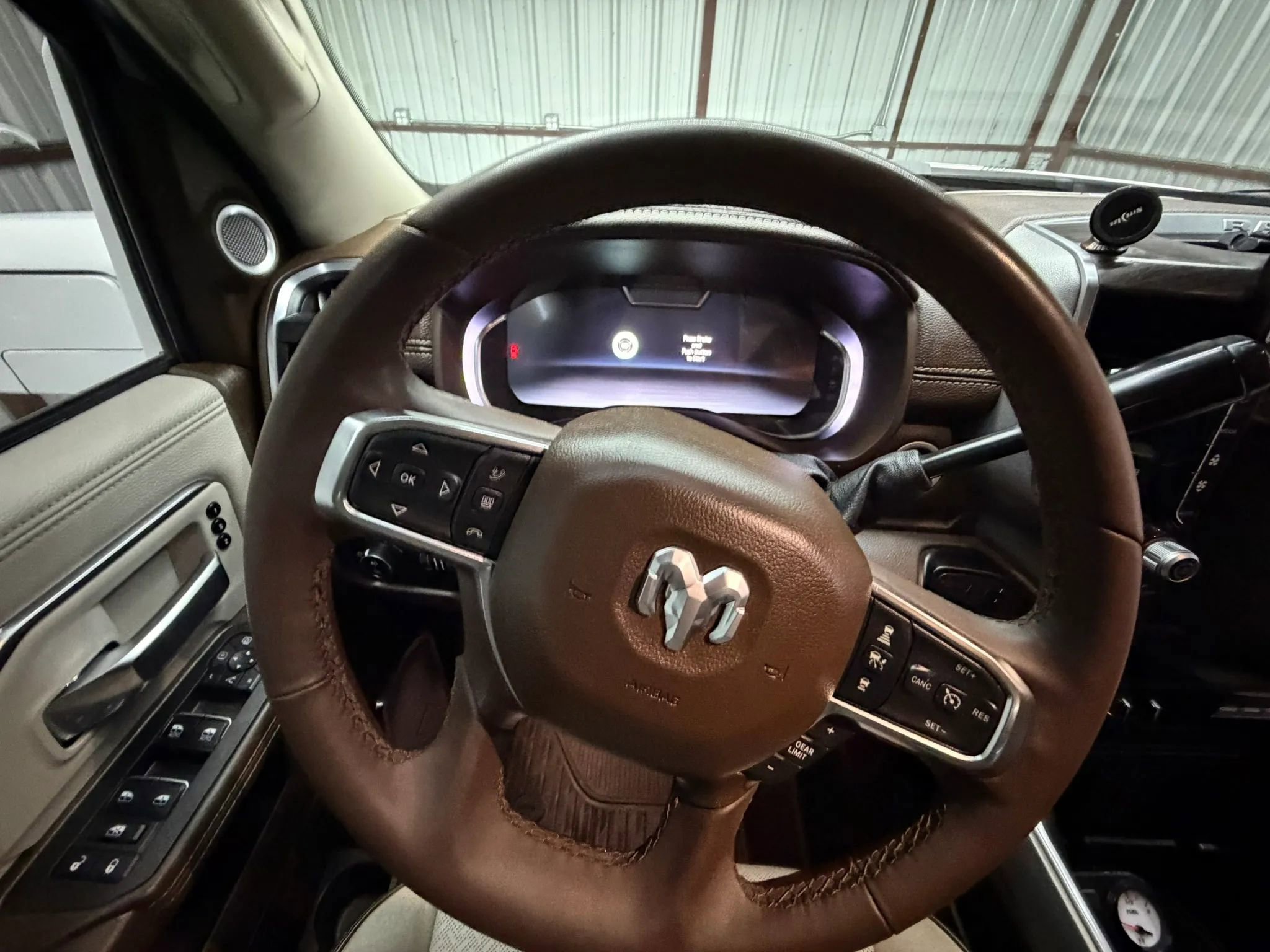 Used 2025 RAM 3500 Laramie AWD/4WD image 22