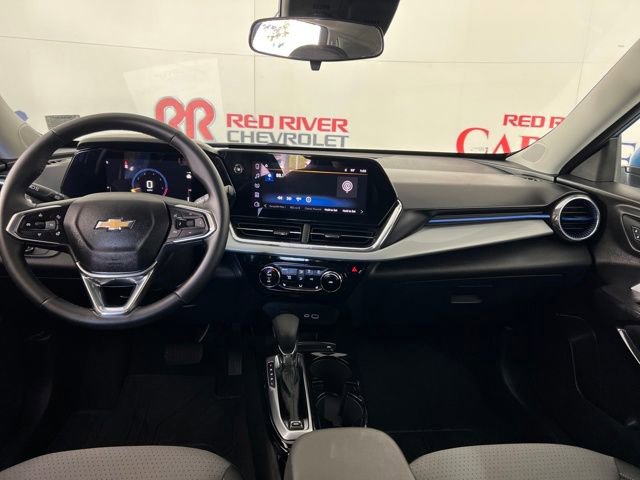 Used 2025 Chevrolet Trax LT w/ Driver Confidence Package image 14