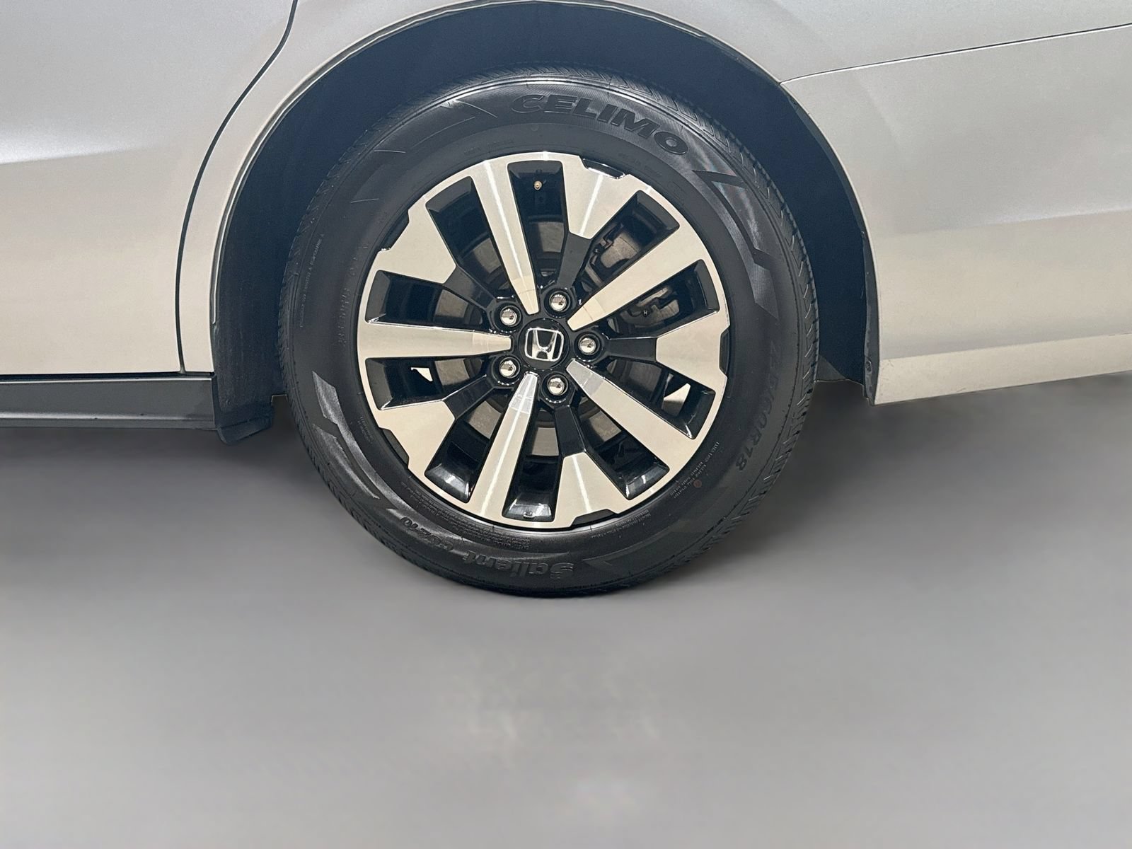 Used 2025 Honda Odyssey EX-L image 34