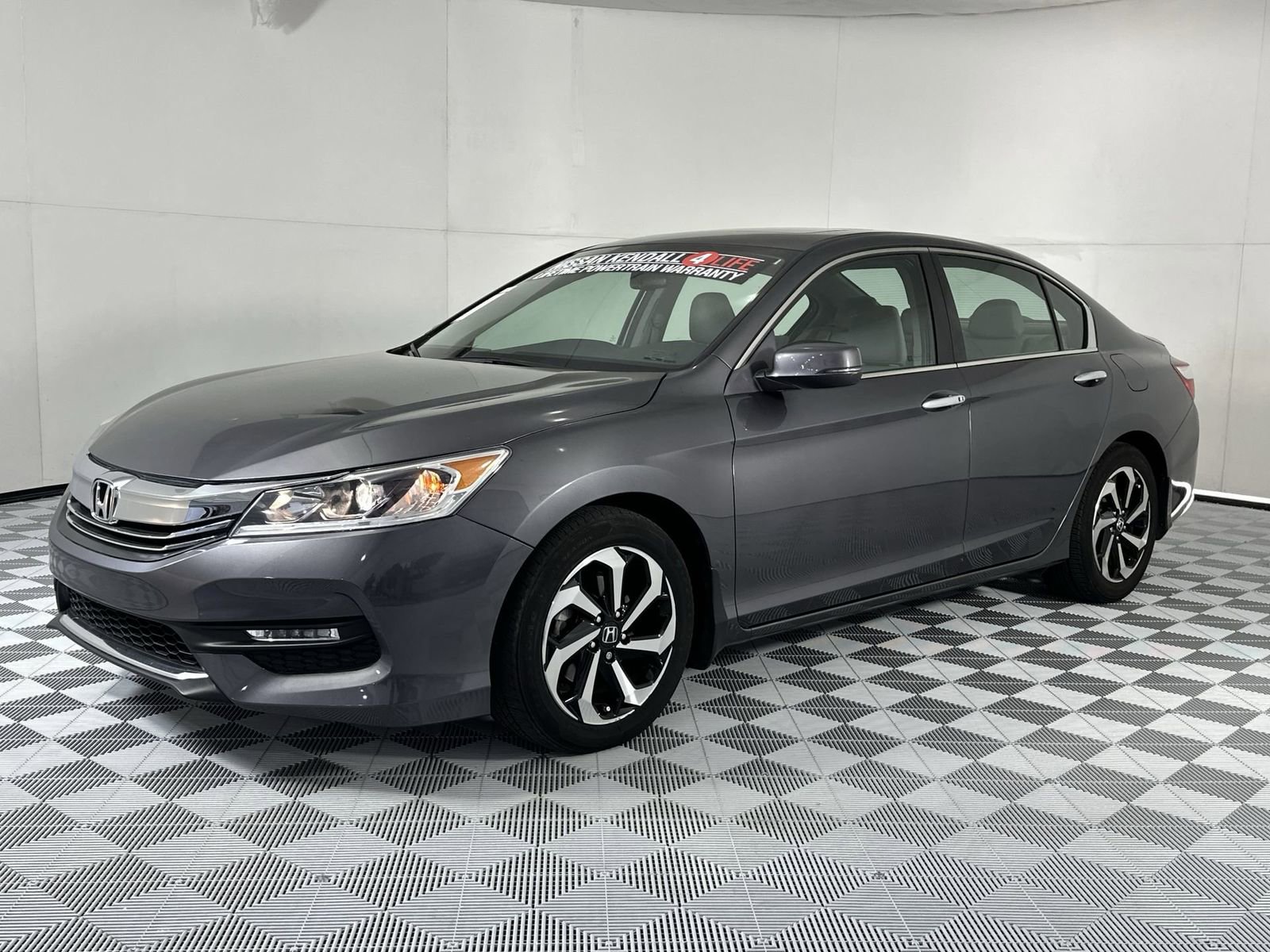 Used 2017 Honda Accord EX-L image 4