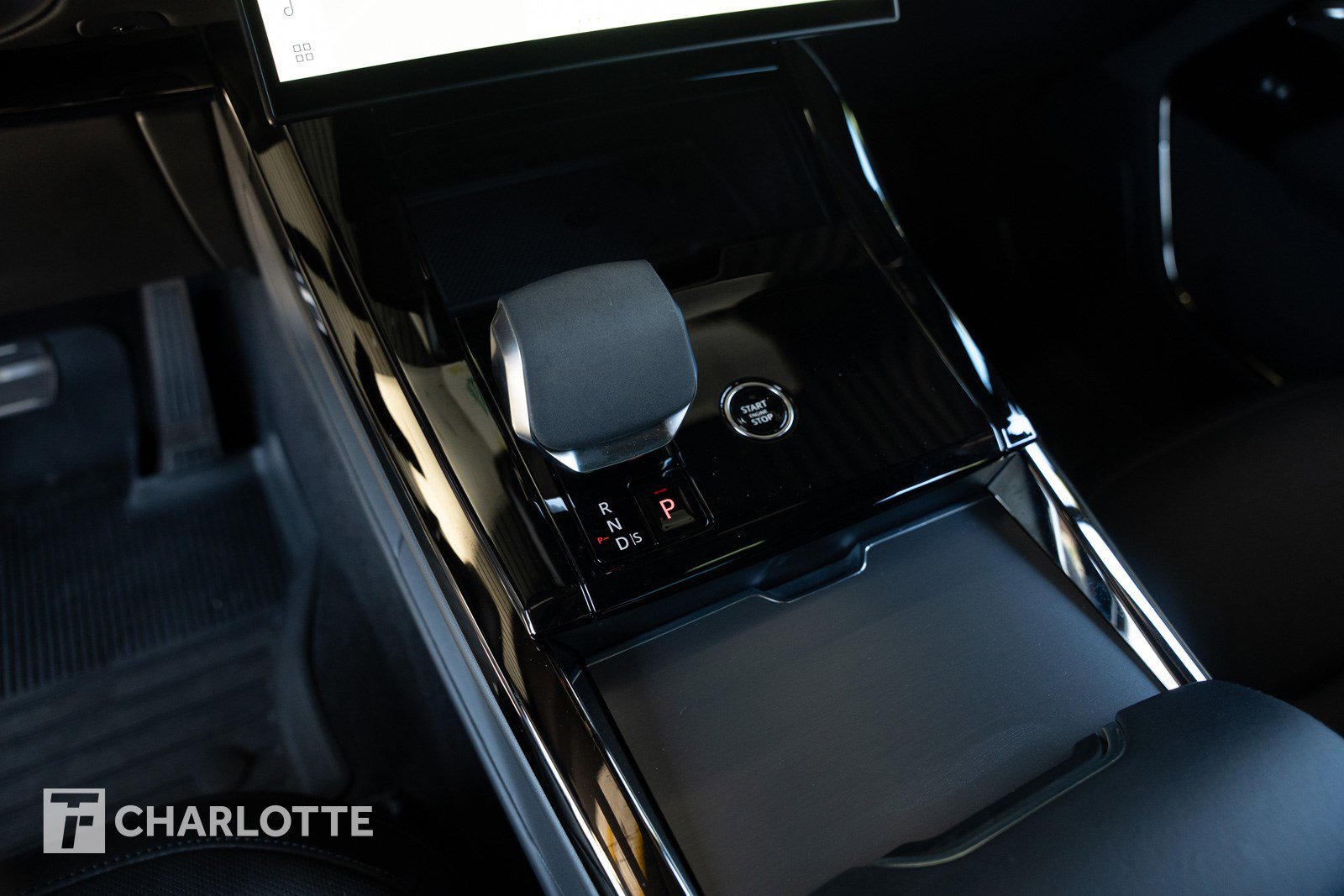 Used 2025 Land Rover Range Rover Sport Dynamic SE image 22